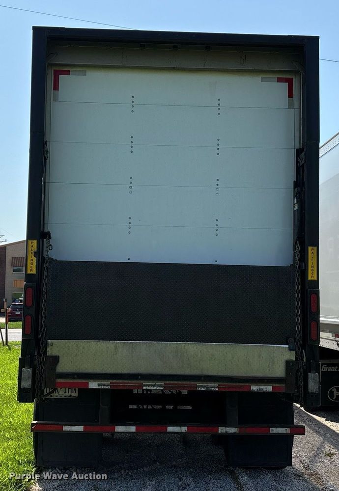 image for item DW7222 2007 Utility Trailers dry van trailer