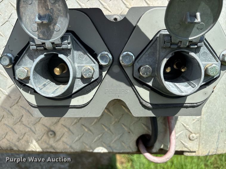 image for item DW7222 2007 Utility Trailers dry van trailer