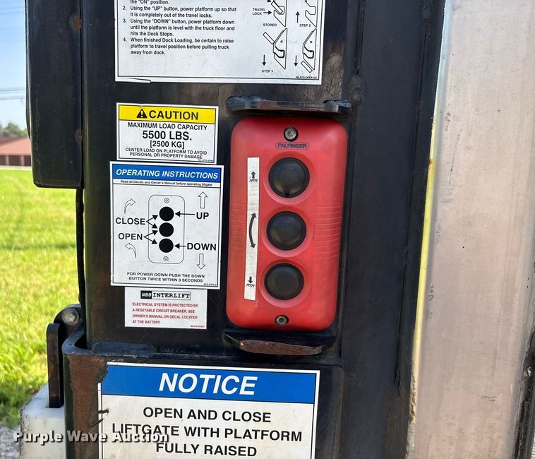 image for item DW7222 2007 Utility Trailers dry van trailer