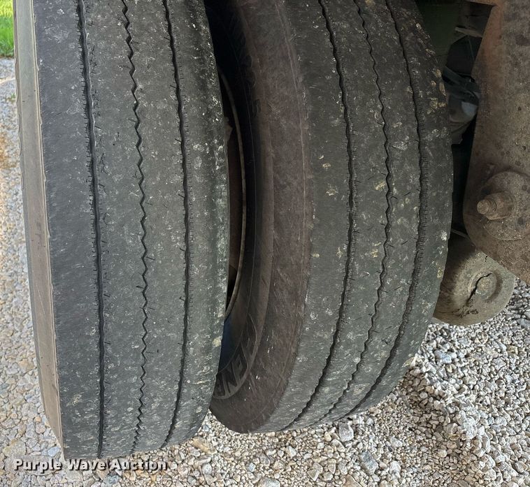 image for item DW7222 2007 Utility Trailers dry van trailer