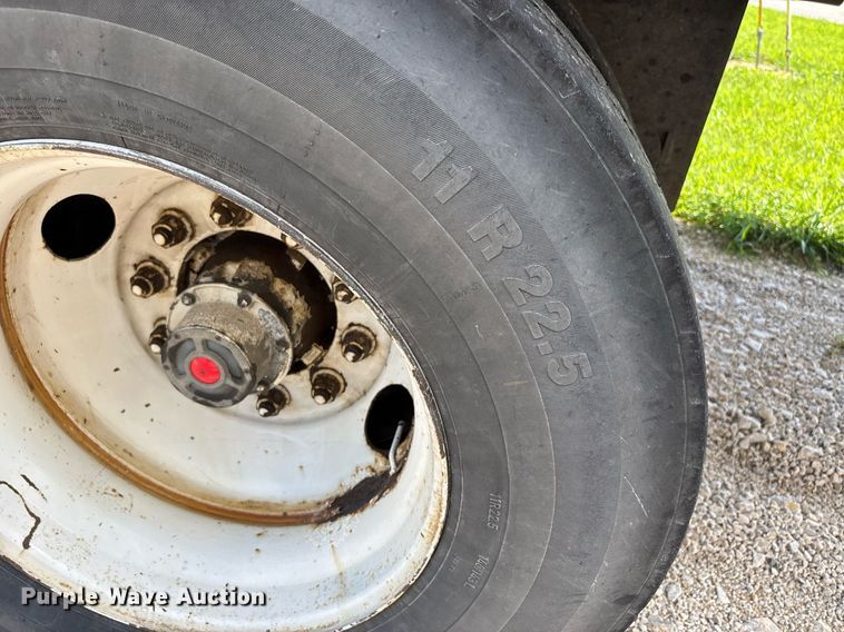 image for item DW7222 2007 Utility Trailers dry van trailer