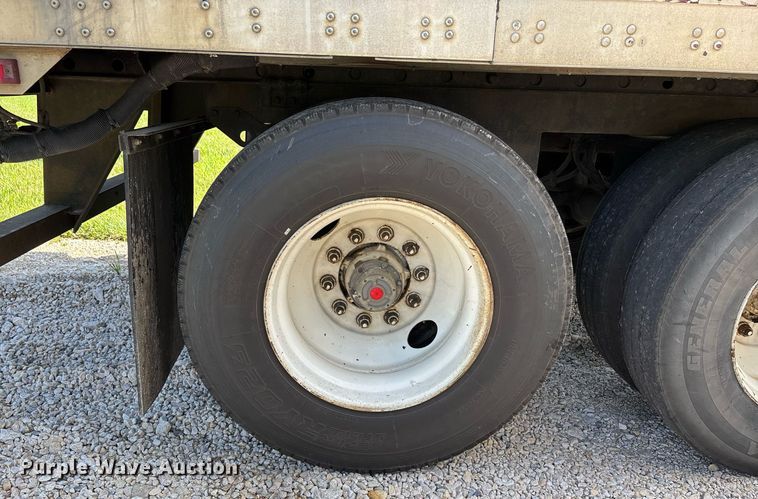 image for item DW7222 2007 Utility Trailers dry van trailer