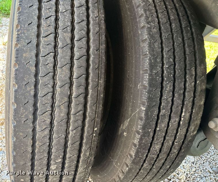 image for item DW7222 2007 Utility Trailers dry van trailer