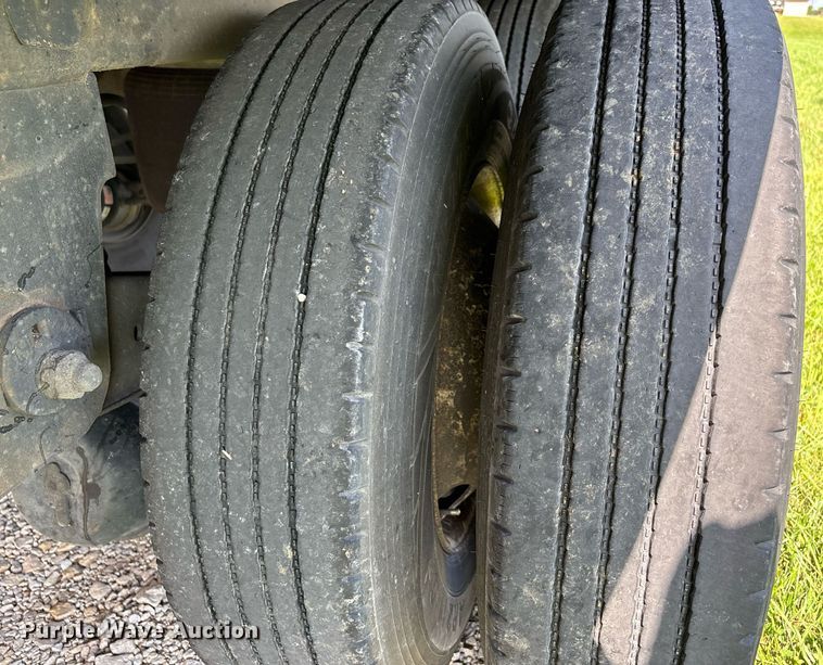 image for item DW7222 2007 Utility Trailers dry van trailer