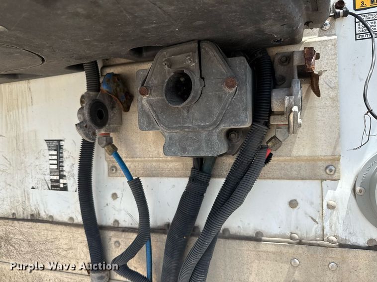 image for item DX5641 2014 Utility Trailers VS2RA refrigerated van trailer