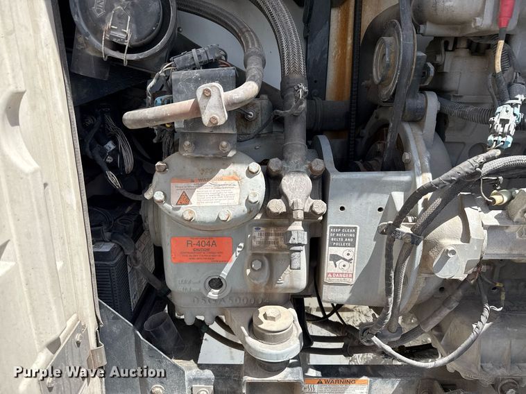 image for item DX5642 2015 Utility Trailers VS2RA refrigerated van trailer