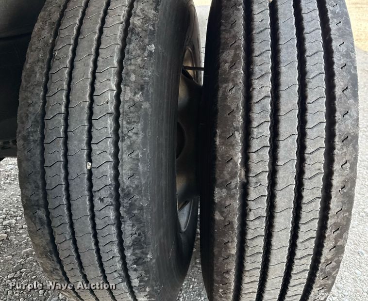 image for item DX5642 2015 Utility Trailers VS2RA refrigerated van trailer