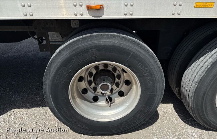 image for item DX5642 2015 Utility Trailers VS2RA refrigerated van trailer