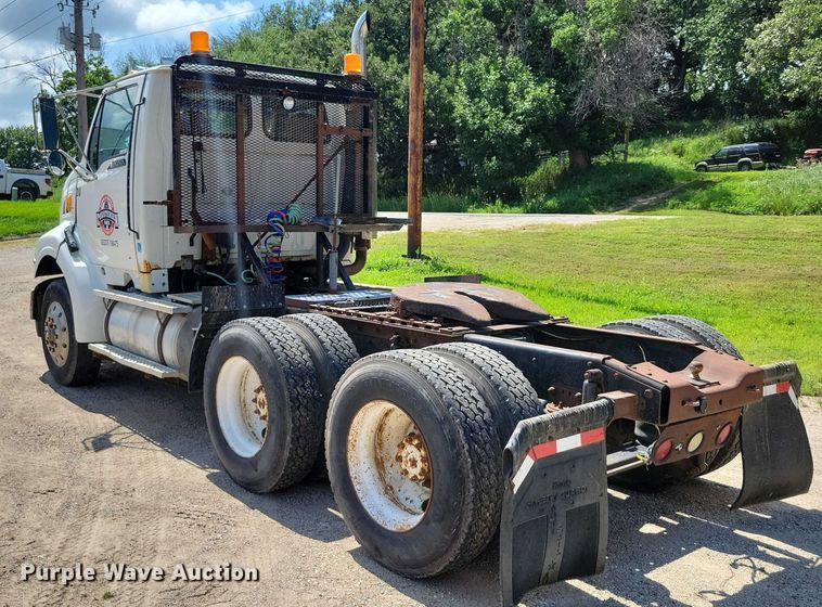 image for item DX7183 1997 Ford Aeromax semi truck