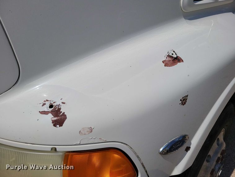 image for item DX7183 1997 Ford Aeromax semi truck