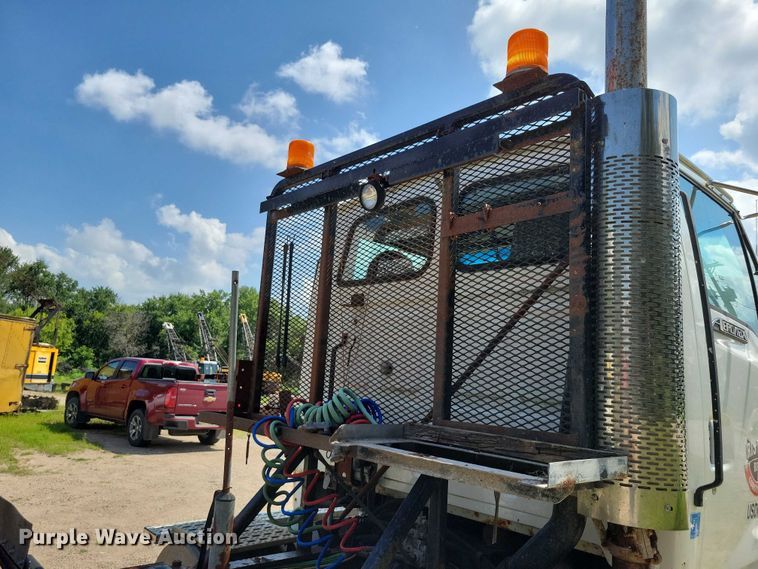 image for item DX7183 1997 Ford Aeromax semi truck