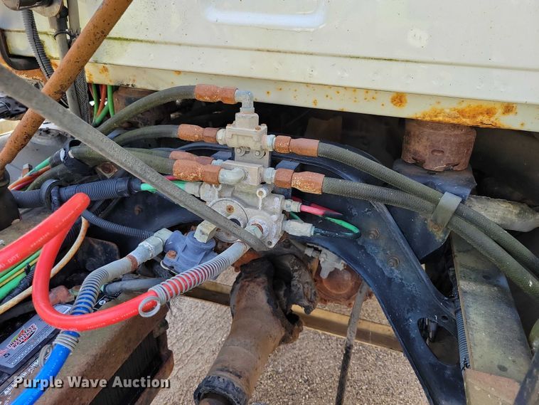 image for item DX7183 1997 Ford Aeromax semi truck