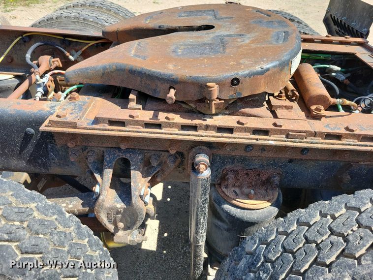 image for item DX7183 1997 Ford Aeromax semi truck