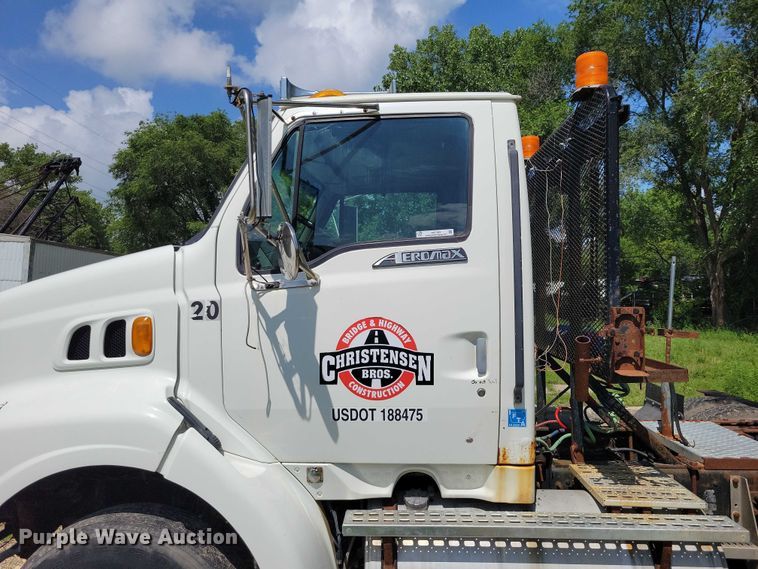 image for item DX7183 1997 Ford Aeromax semi truck