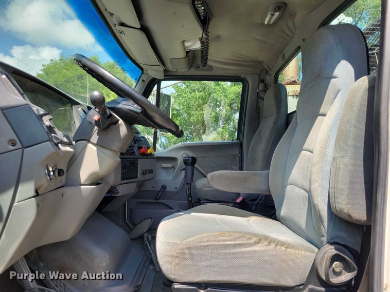 image for item DX7183 1997 Ford Aeromax semi truck