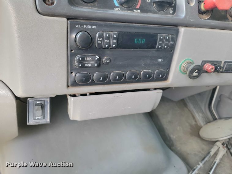 image for item DX7183 1997 Ford Aeromax semi truck