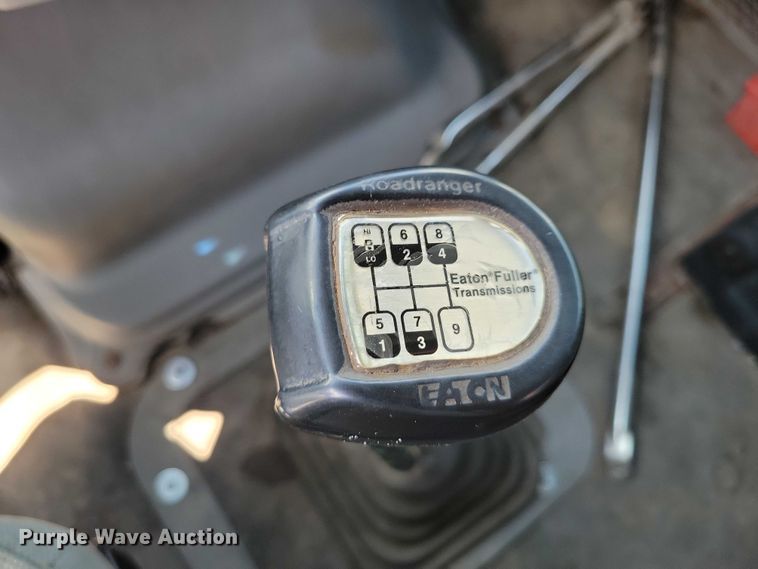 image for item DX7183 1997 Ford Aeromax semi truck