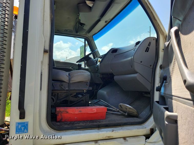 image for item DX7183 1997 Ford Aeromax semi truck