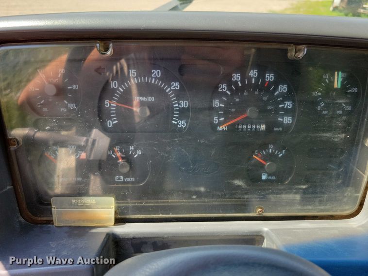 image for item DX7183 1997 Ford Aeromax semi truck