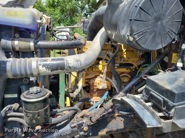 image for item DX7183 1997 Ford Aeromax semi truck