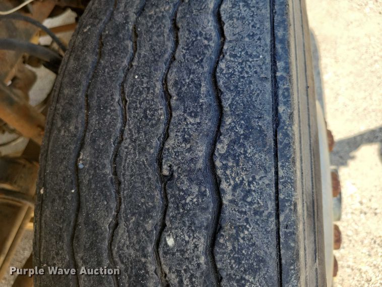 image for item DX7183 1997 Ford Aeromax semi truck