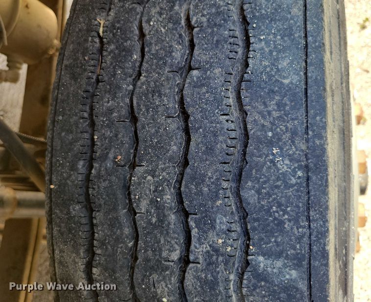 image for item DX7183 1997 Ford Aeromax semi truck