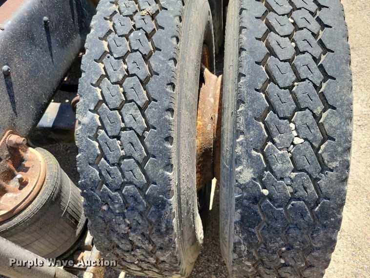 image for item DX7183 1997 Ford Aeromax semi truck