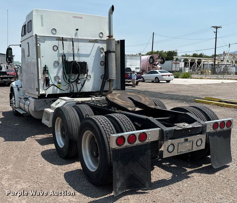 image for item DX8028 2007 International 9400I semi truck