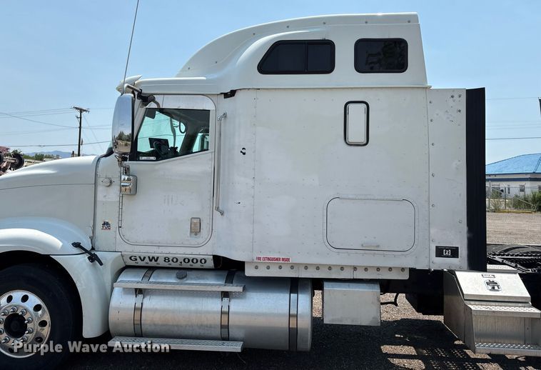 image for item DX8028 2007 International 9400I semi truck