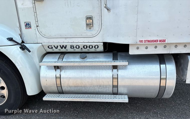 image for item DX8028 2007 International 9400I semi truck