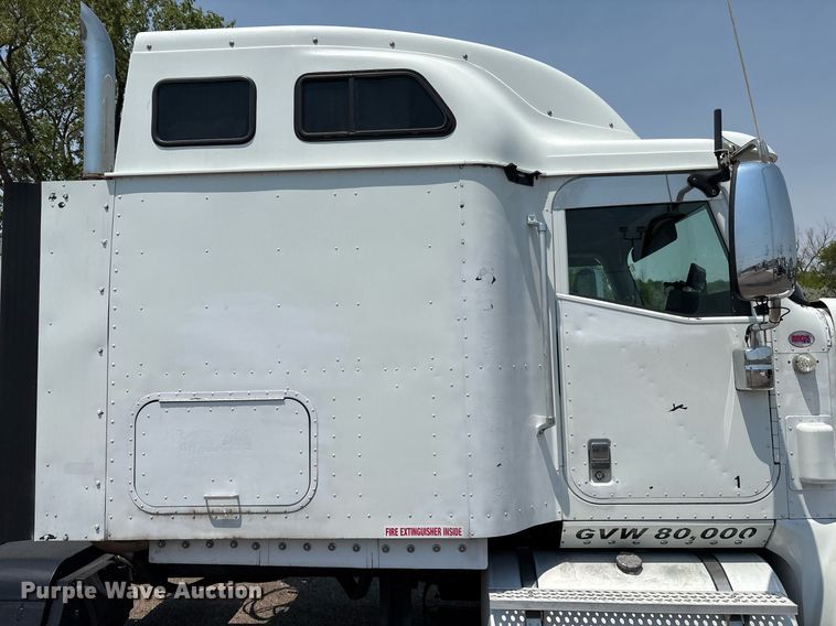 image for item DX8028 2007 International 9400I semi truck