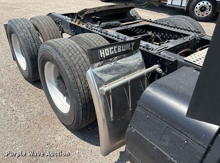 image for item DX8028 2007 International 9400I semi truck