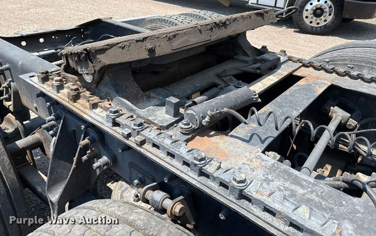 image for item DX8028 2007 International 9400I semi truck