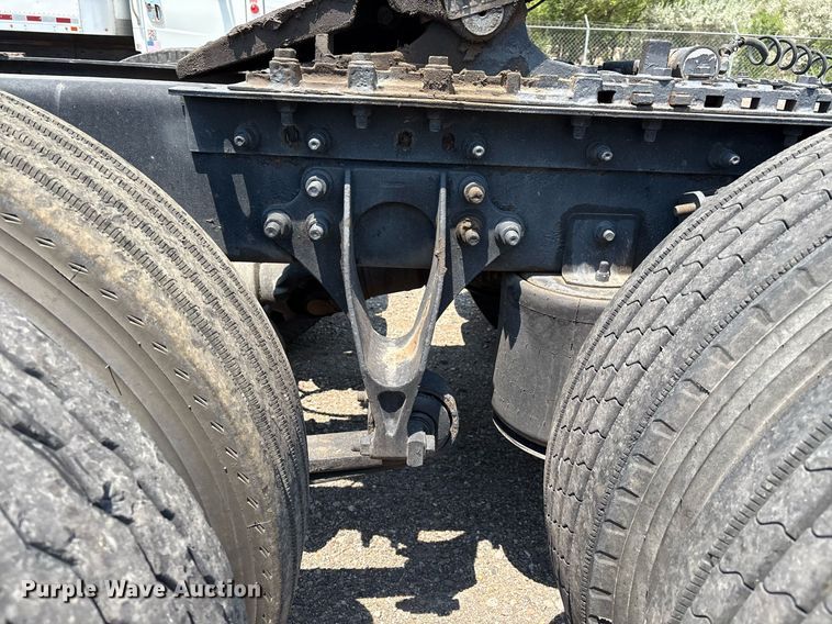 image for item DX8028 2007 International 9400I semi truck