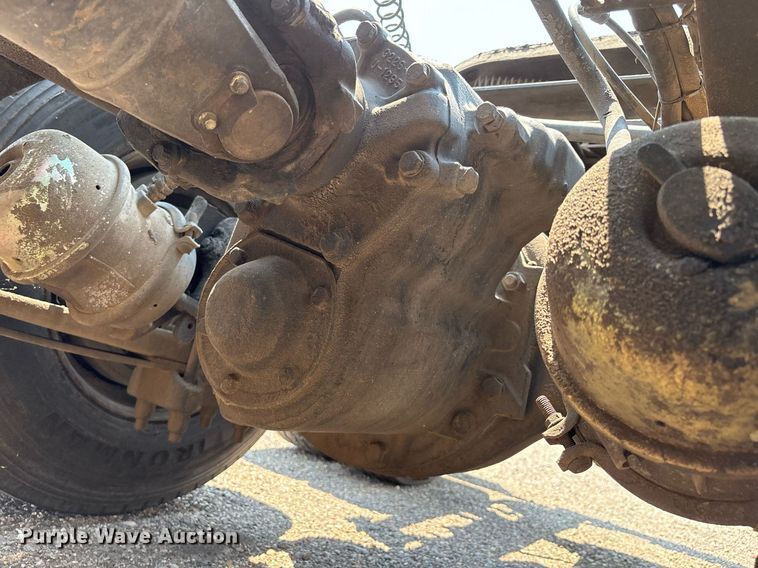 image for item DX8028 2007 International 9400I semi truck