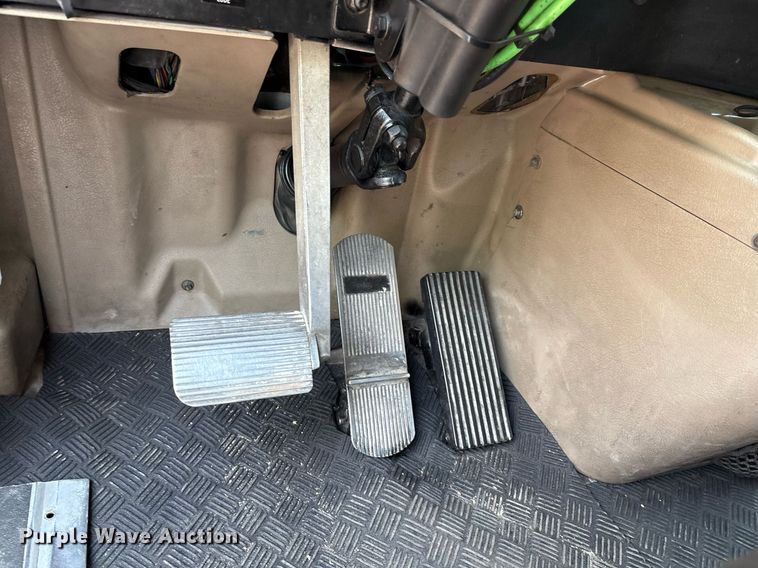 image for item DX8028 2007 International 9400I semi truck