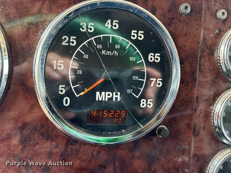 image for item DX8028 2007 International 9400I semi truck