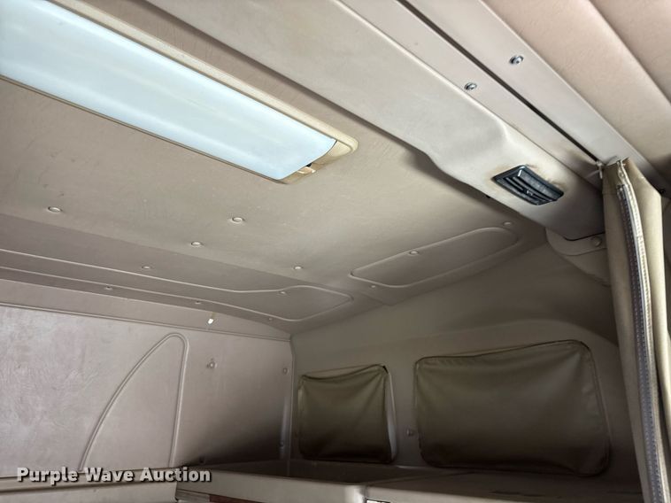 image for item DX8028 2007 International 9400I semi truck