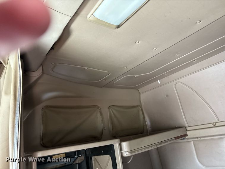 image for item DX8028 2007 International 9400I semi truck