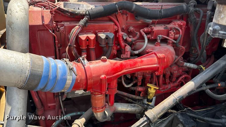 image for item DX8028 2007 International 9400I semi truck