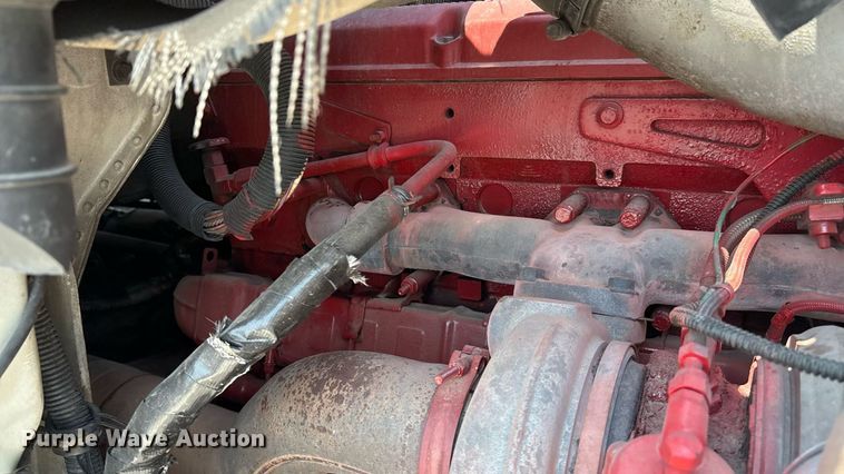 image for item DX8028 2007 International 9400I semi truck