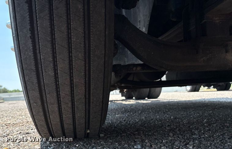 image for item DX8028 2007 International 9400I semi truck