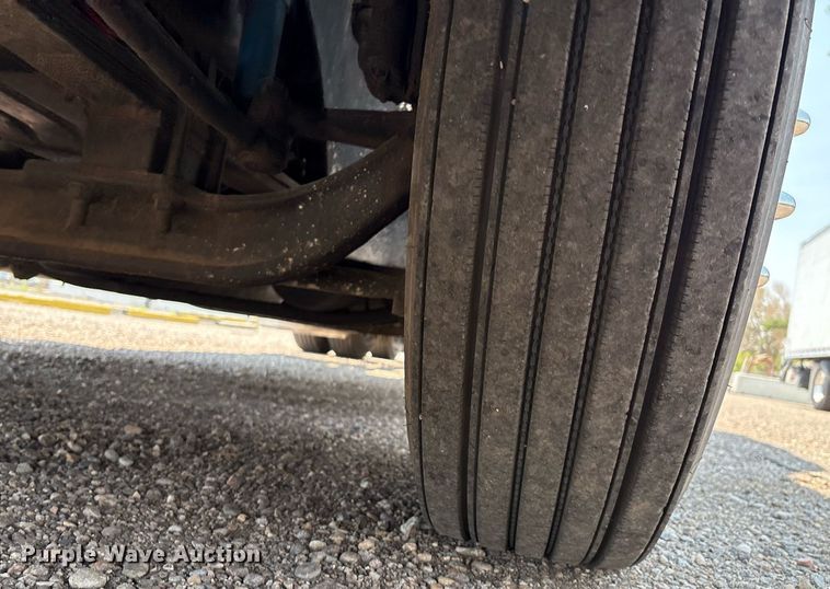 image for item DX8028 2007 International 9400I semi truck