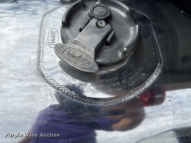 image for item DX8052 2013 Peterbilt 367 semi truck