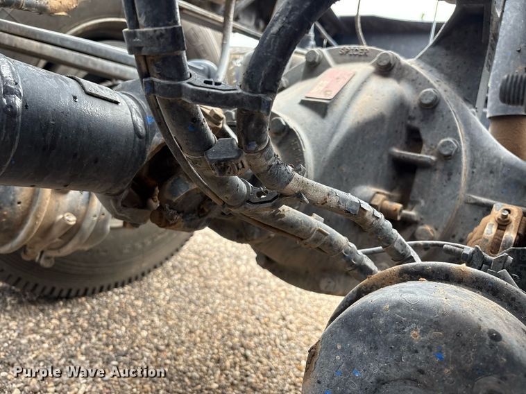 image for item DX8052 2013 Peterbilt 367 semi truck