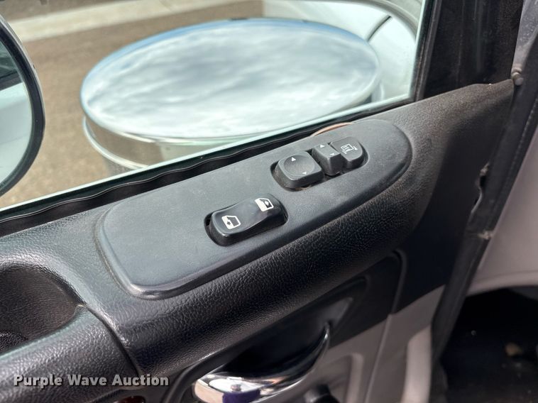 image for item DX8052 2013 Peterbilt 367 semi truck