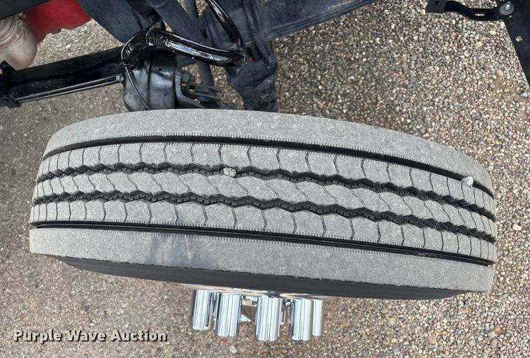 image for item DX8052 2013 Peterbilt 367 semi truck