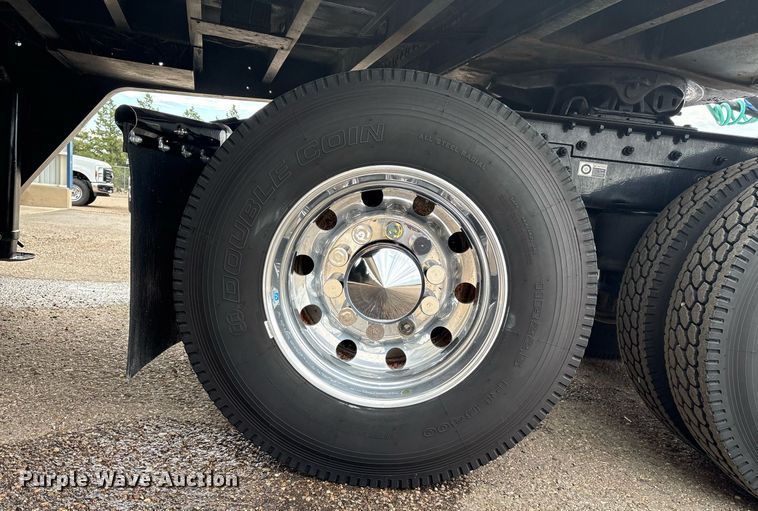 image for item DX8052 2013 Peterbilt 367 semi truck