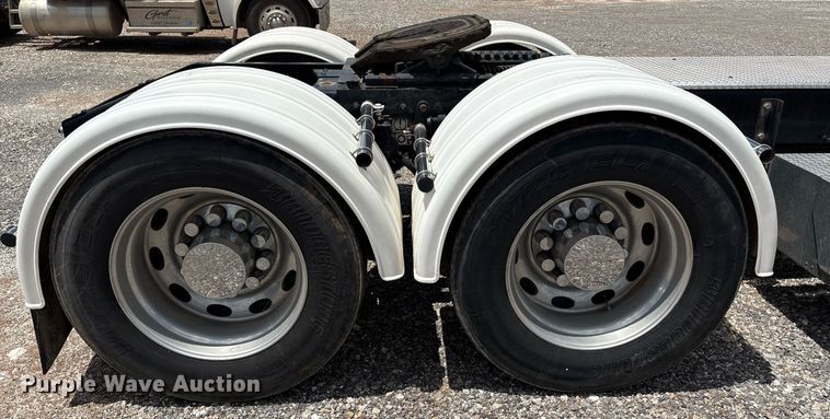 image for item DX8059 2017 Peterbilt 389 semi truck