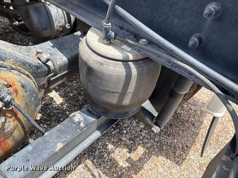 image for item DX8059 2017 Peterbilt 389 semi truck